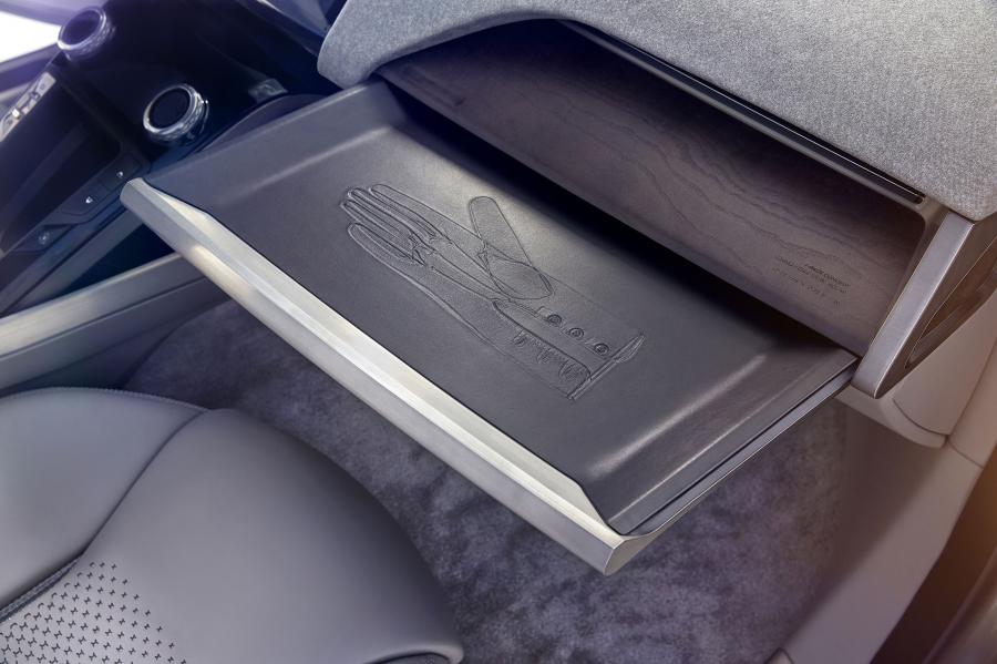 Детали интерьера Jaguar I-Pace Concept 2016 года  (фото 45 из 91)